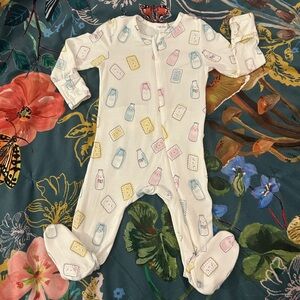 Angel Dear Milk & Cookie Ruffle Footie Size 6-9 Months